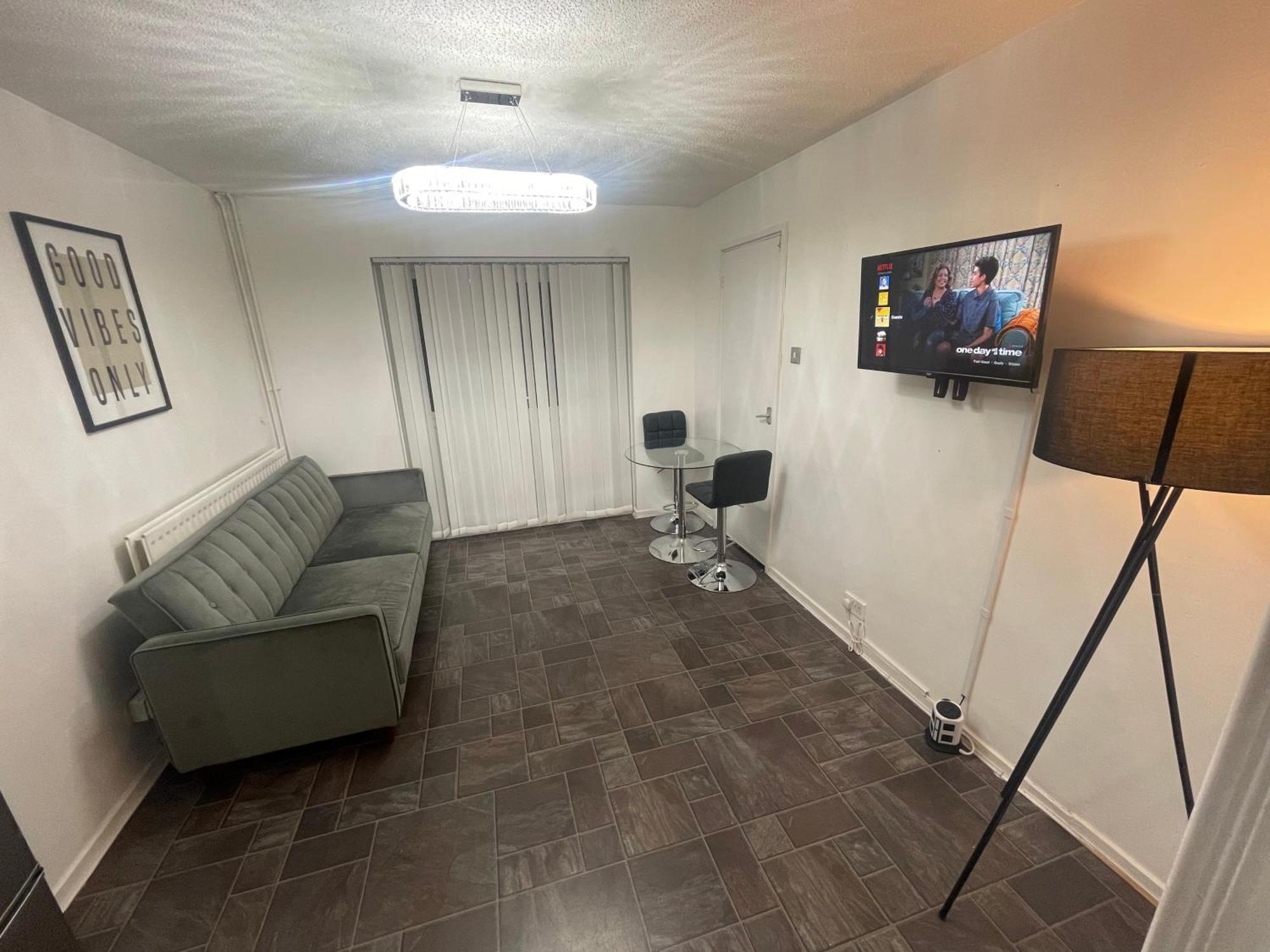 New! 4 Bedroom London House With Garden And Lawn Екстер'єр фото