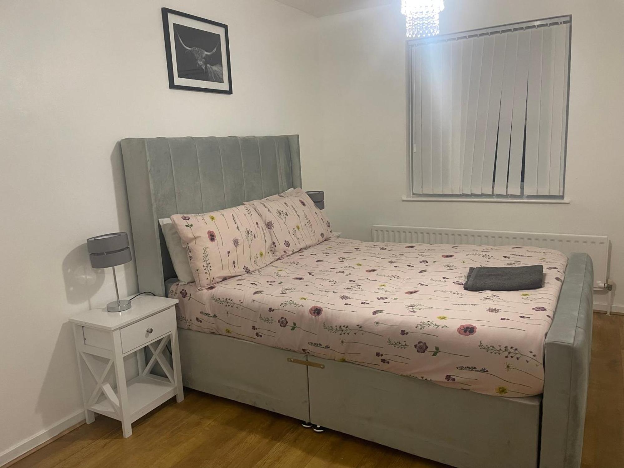 New! 4 Bedroom London House With Garden And Lawn Екстер'єр фото