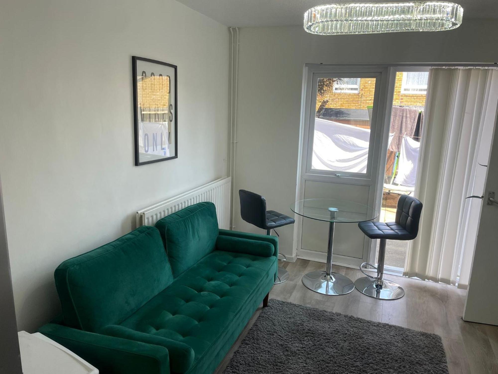 New! 4 Bedroom London House With Garden And Lawn Екстер'єр фото